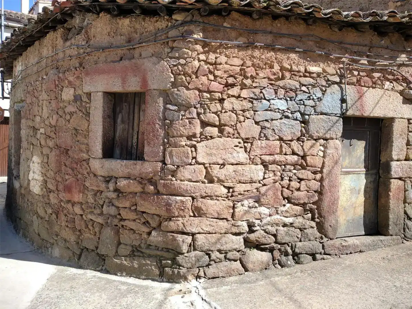 Vista exterior de Local en venda en Guijo de Galisteo, Cáceres