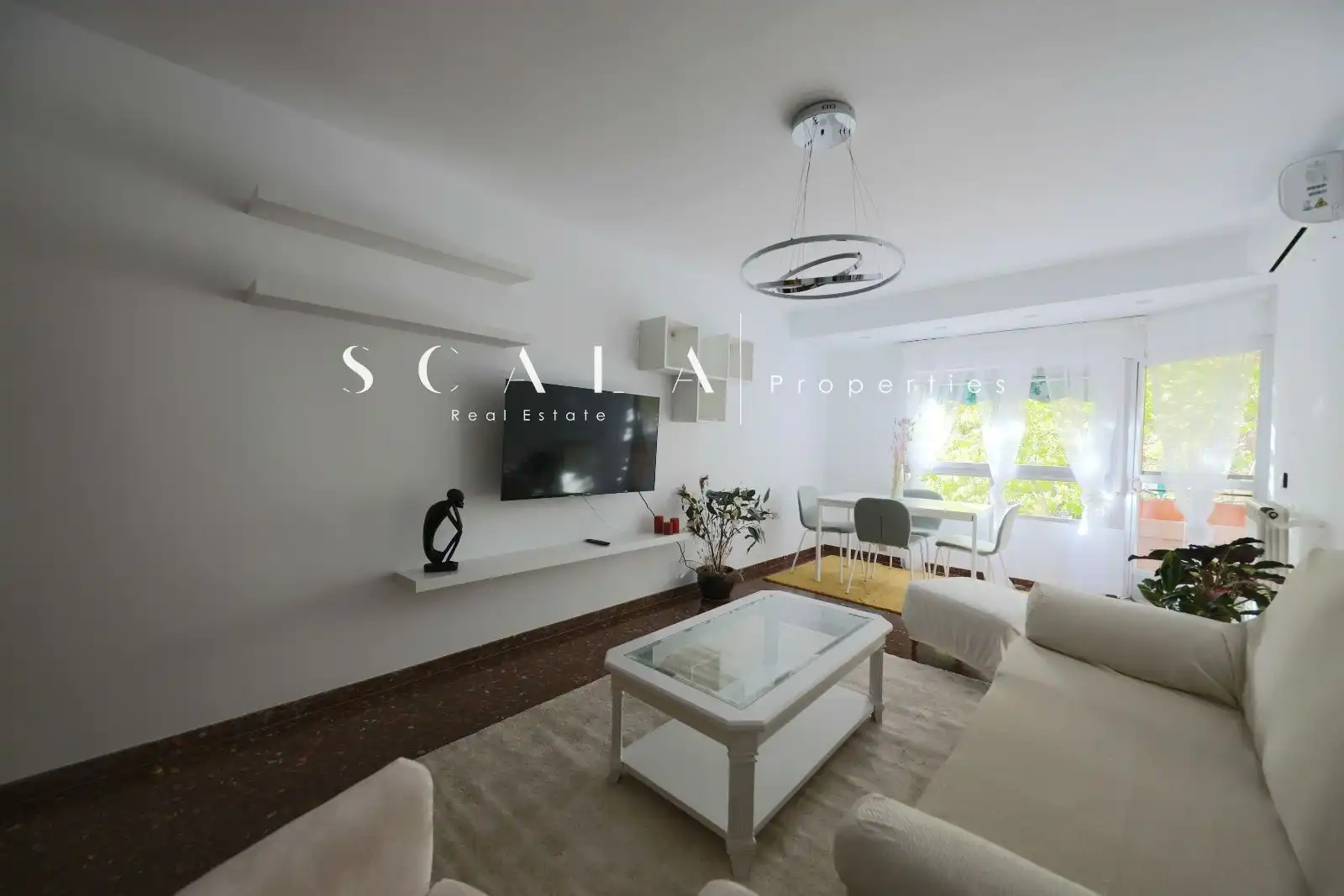 Living room of Flat for rent in Madrid  with Air Conditioner, Heating and Terrace