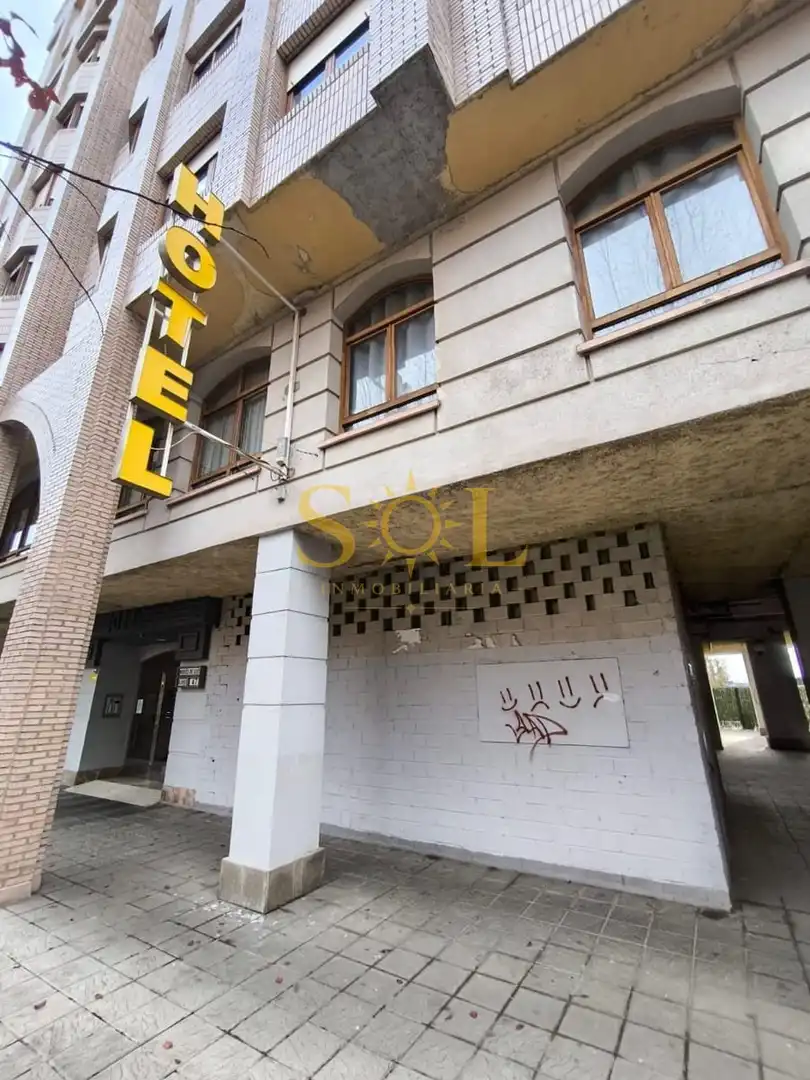 Local comercial en venda a Calle De Moisés De León 47, imagen 2