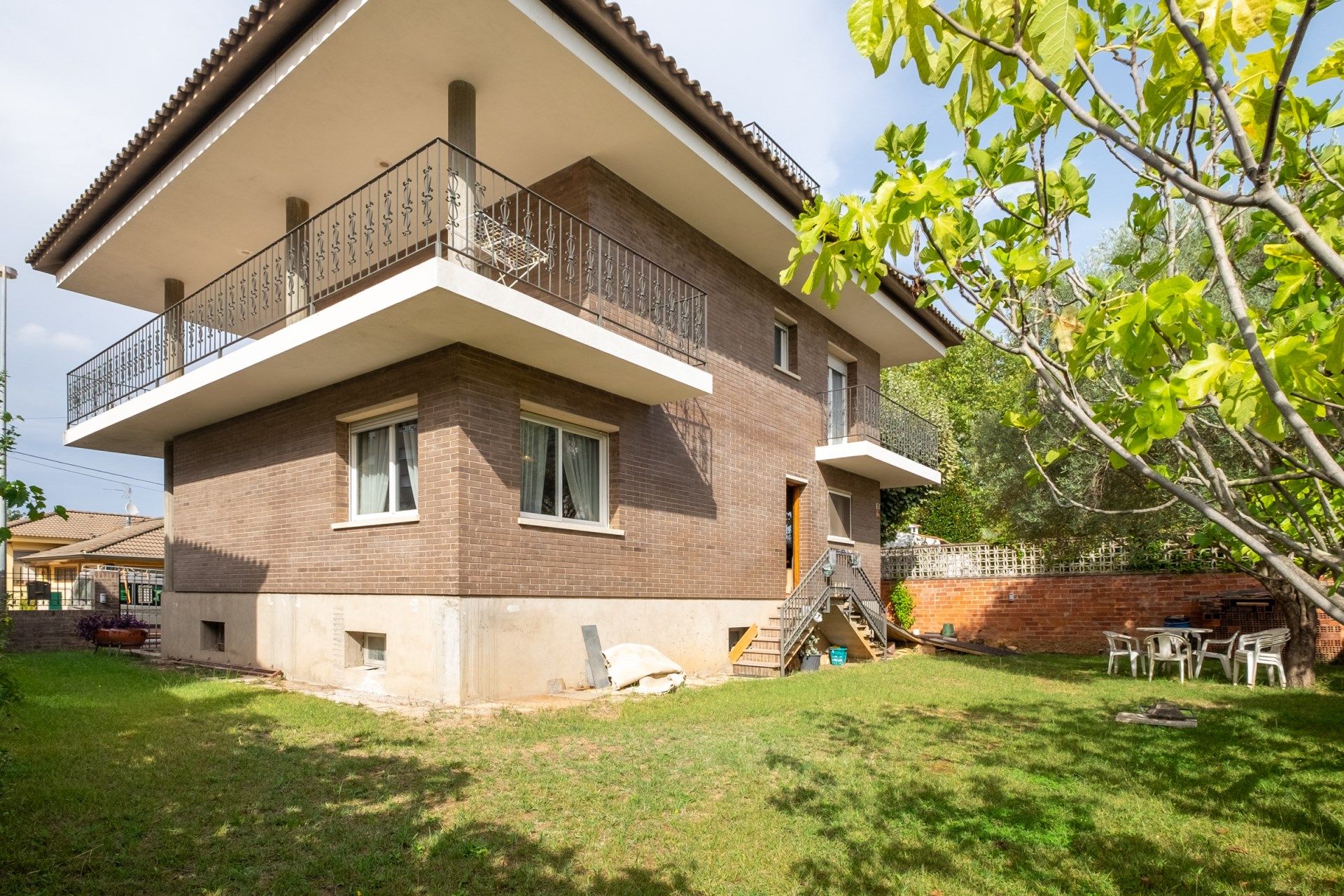 Exterior view of House or chalet for sale in Girona Capital  with Heating, Terrace and Storage room
