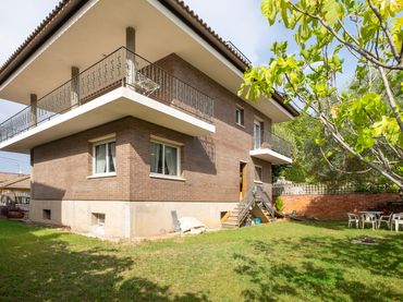 Casa amb balcó en venda a Sant Salvador d'Horta