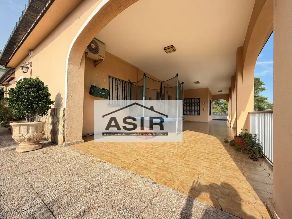 Vista exterior de Casa o chalet en venta en Alzira con Aire acondicionado, Terraza y Piscina