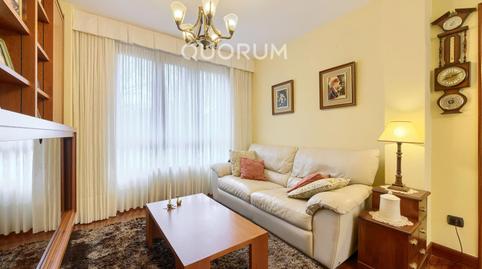 Foto 3 de Casa adosada en venta en San Miguel, Basauri
