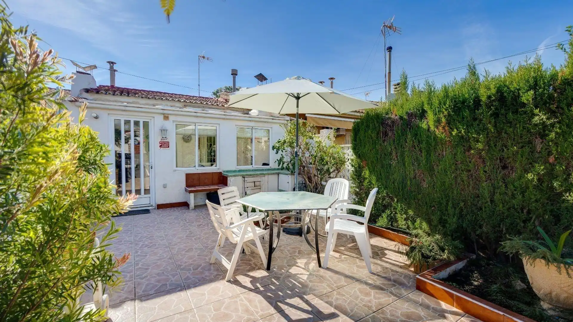Jardí de Casa adosada en venda en Torrevieja amb Aire condicionat, Jardí privat i Terrassa