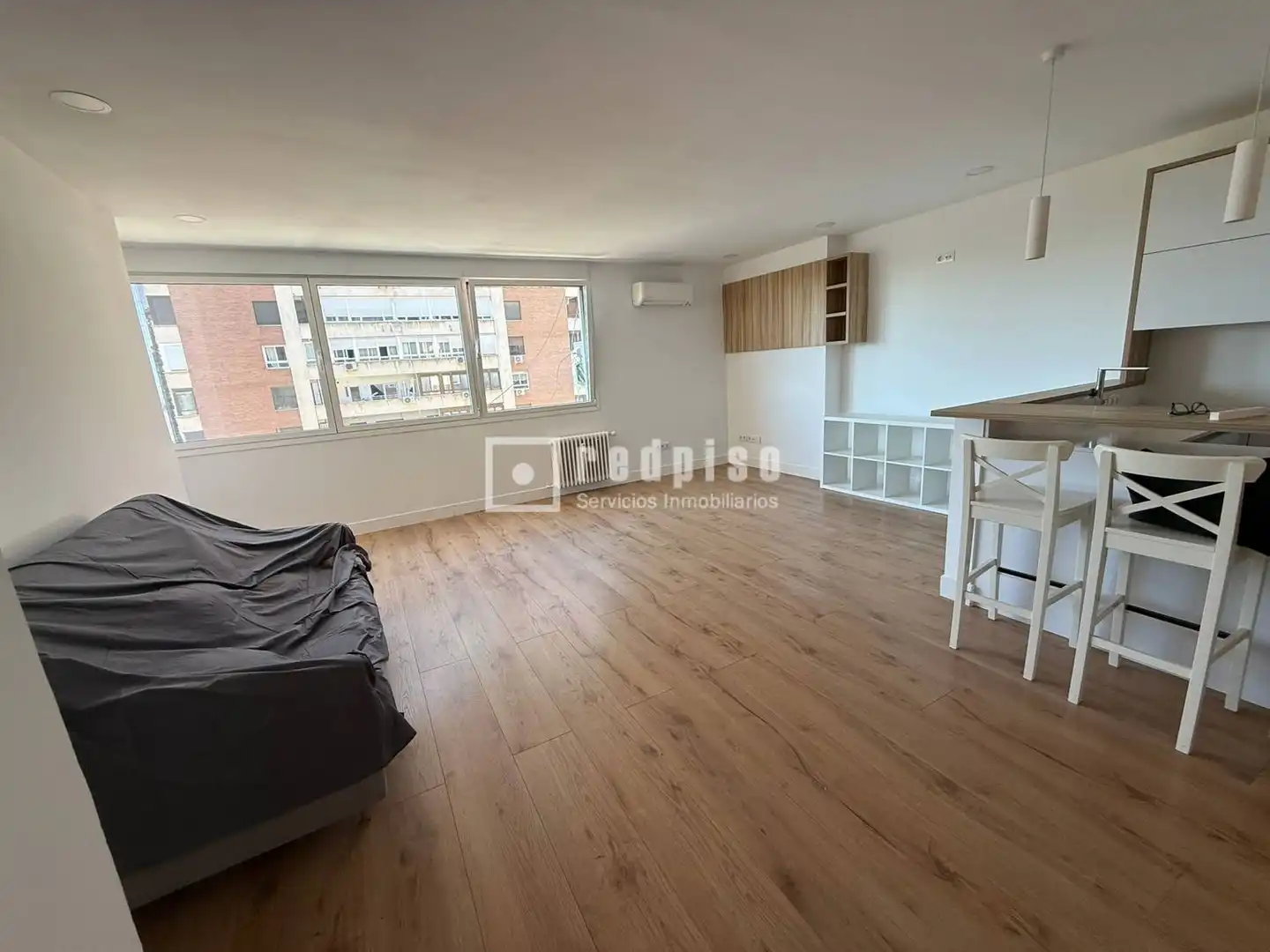Schlafzimmer von Loft zur Miete in Madrid mit Klimaanlage