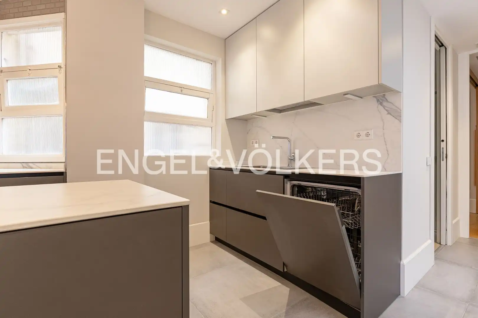 Küche von Wohnung zur Miete in Madrid mit Klimaanlage, Heizung und Parkett