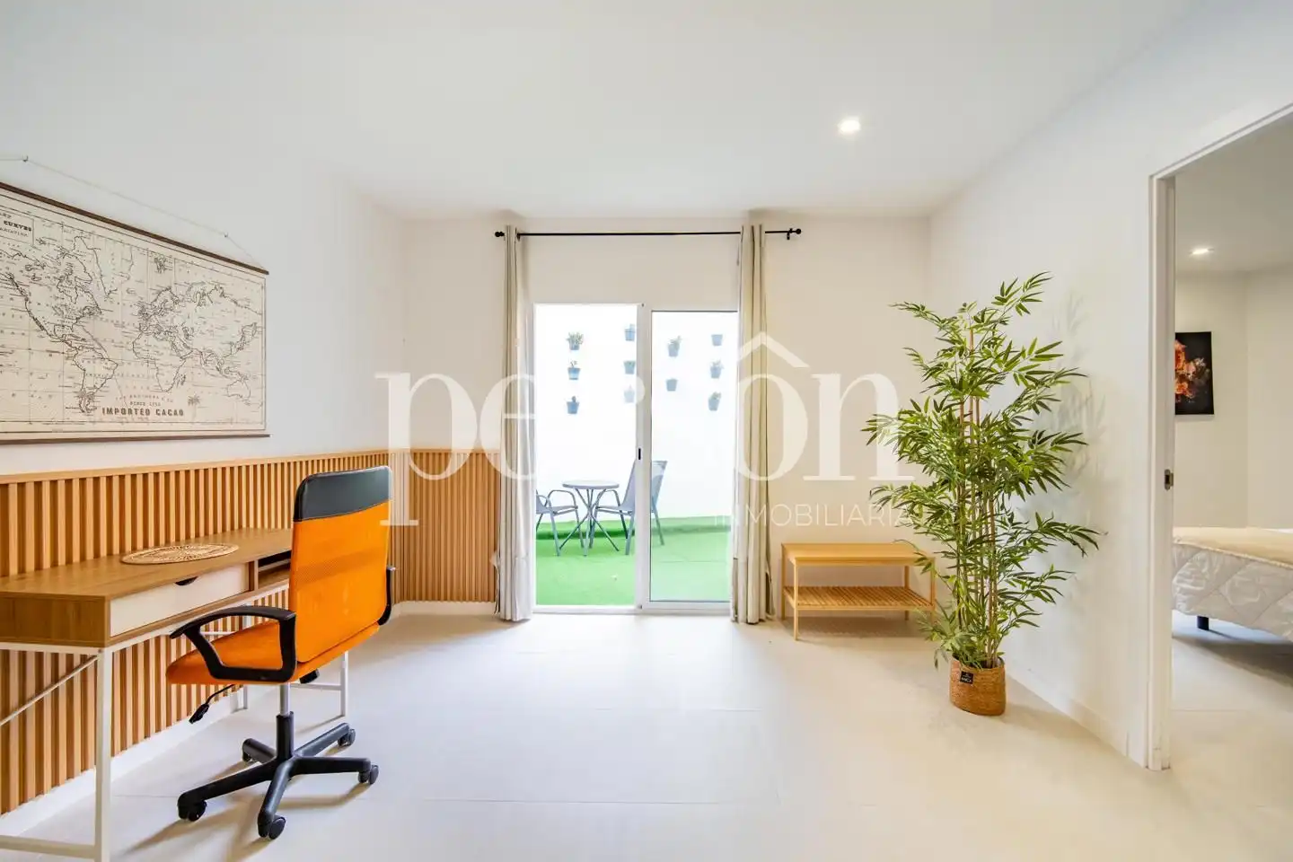 Ground floor for sale in Valencia  with Air Conditioner, Heating and Terrace