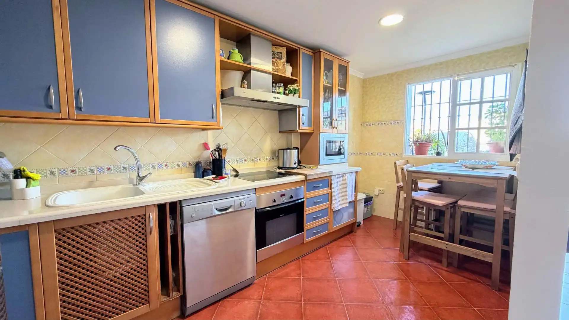 Cocina de Casa adosada en venta en Torremolinos con Terraza, Trastero y Piscina comunitaria