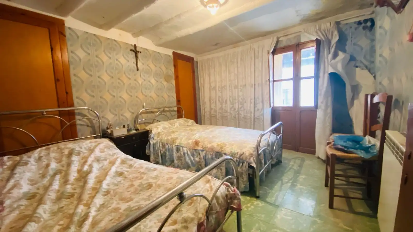 Schlafzimmer von Einfamilien-Reihenhaus zum Verkauf in Portell de Morella mit Abstellraum, Möbliert und Balkon