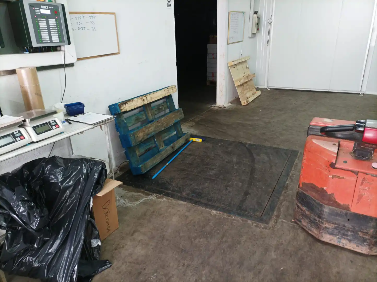 Nave industrial en venta en Ledaña con Alarma
