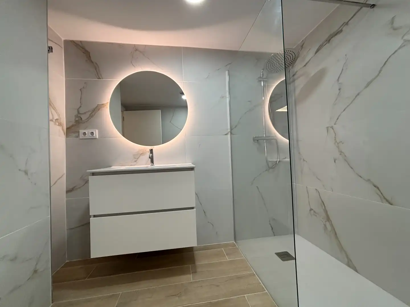 Baño de Piso en venta en Girona con Aire acondicionado, Calefacción y Terraza