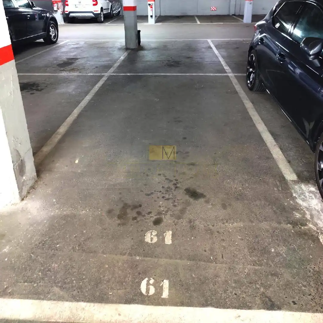 Parking à vendre à Centre
