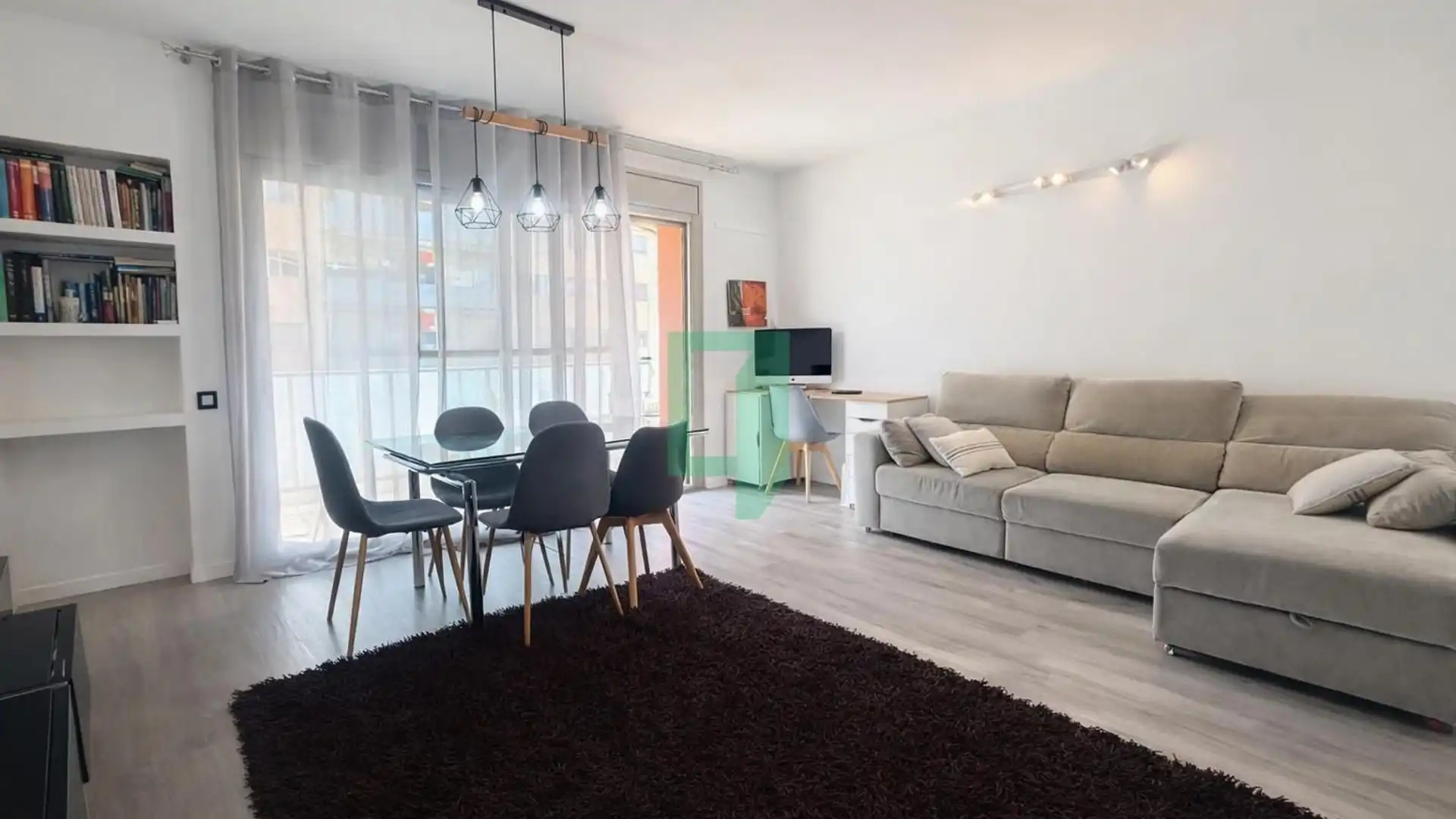 Living room of Flat for sale in Badalona  with Air Conditioner, Heating and Balcony