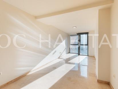 Flat for sale in  Valencia Capital  with Air Conditioner, Heating and Storage room