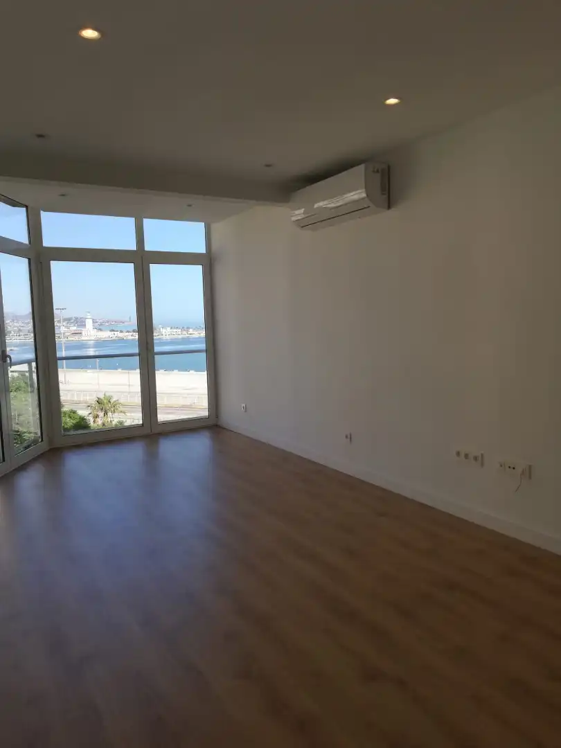 Sala de estar de Apartamento de alquiler en Málaga con Aire acondicionado, Calefacción y Amueblado