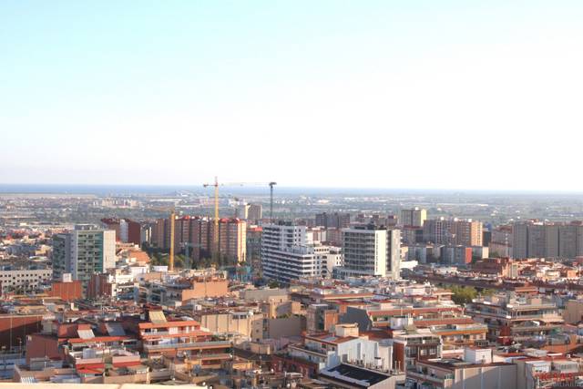 Ático en Venta en Avinguda de Cornellà en La Plana