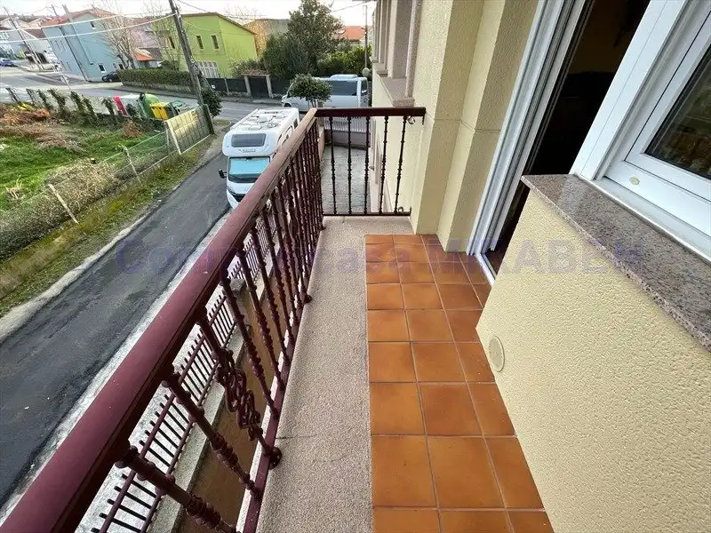 Terrassa de Àtic de lloguer en Boiro amb Calefacció, Terrassa i Moblat
