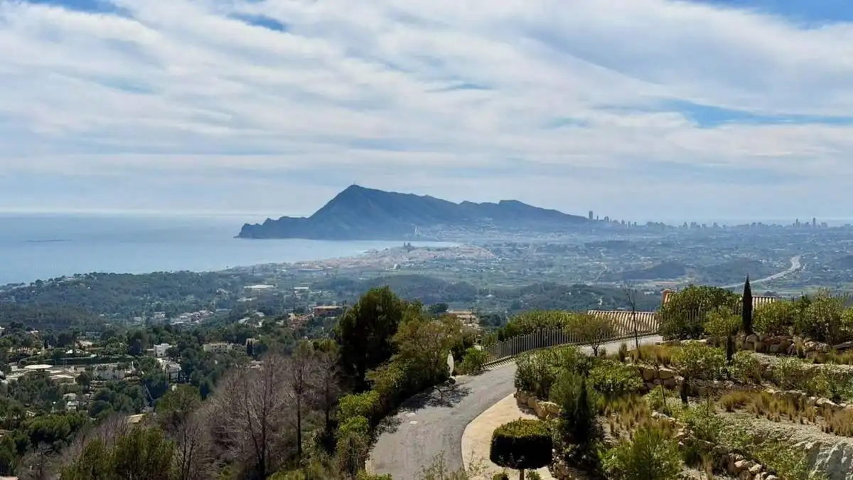 Vista exterior de Dúplex en venda en Altea amb Aire condicionat i Jardí privat