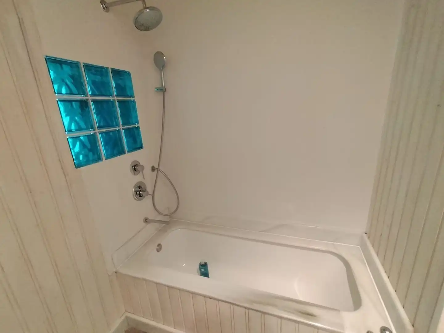 Badezimmer von Dachboden zur Miete in Málaga mit Klimaanlage und Terrasse