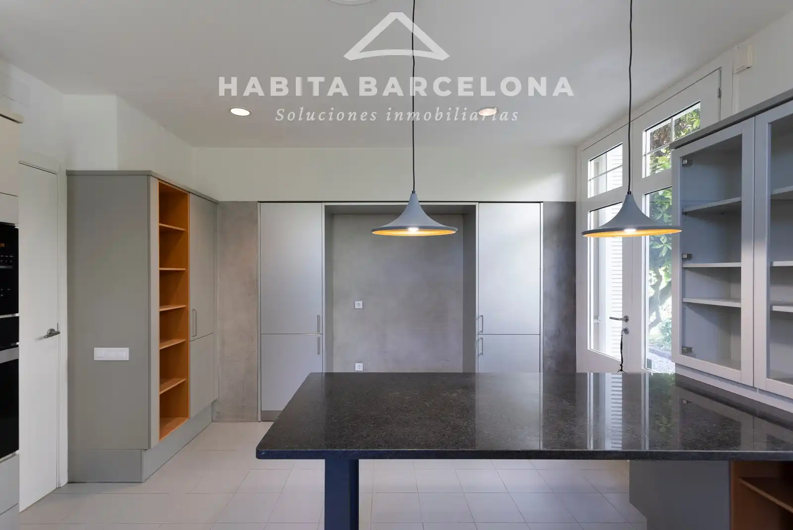 Cuina de Casa o xalet de lloguer en Barcelona amb Aire condicionat, Calefacció i Jardí privat