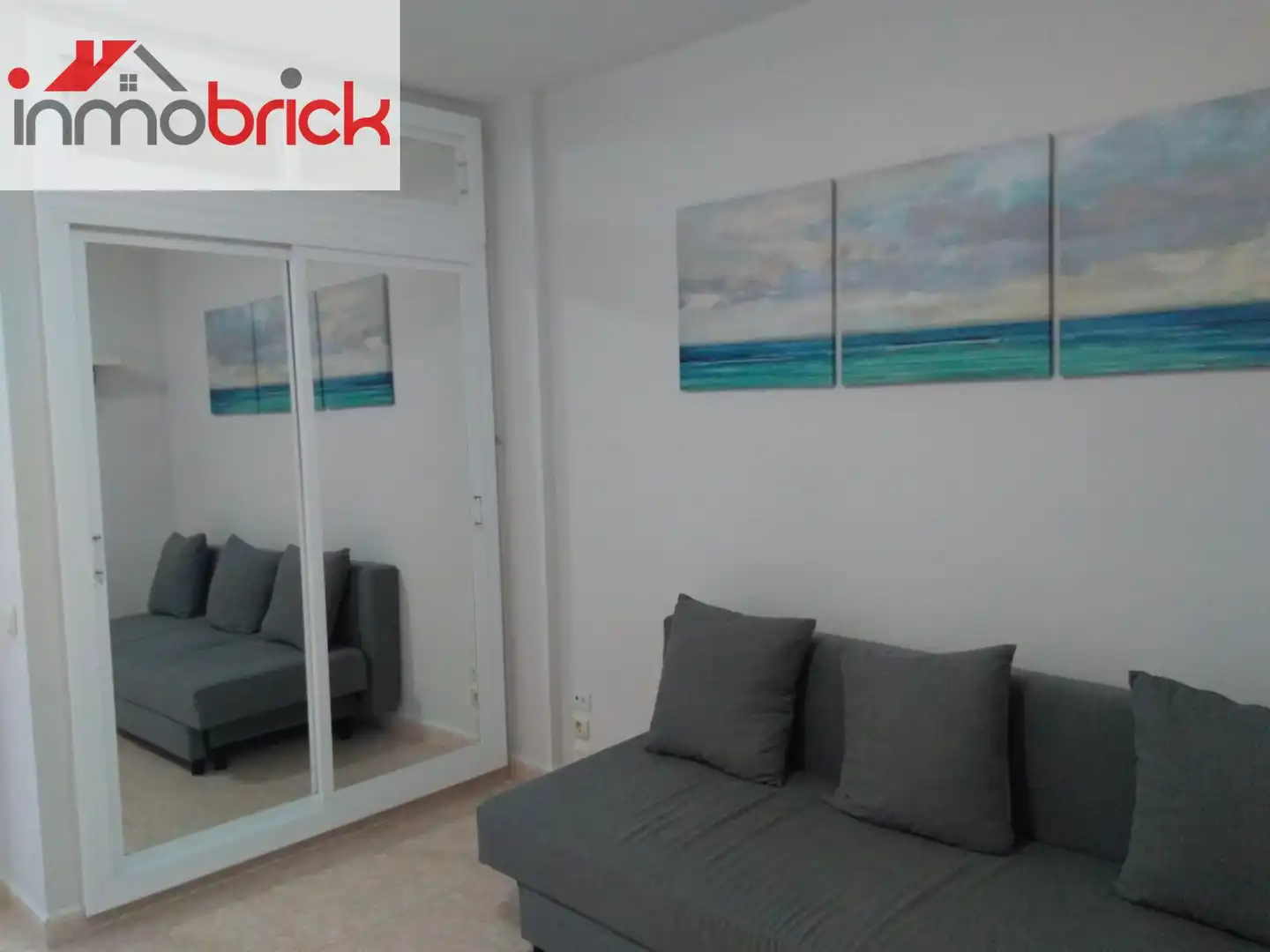Sala de estar de Piso de alquiler en Benalmádena con Piscina comunitaria