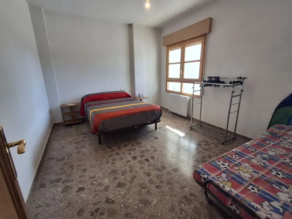 Habitación de Casa o chalet en venta en La Roda con Calefacción, Terraza y Trastero