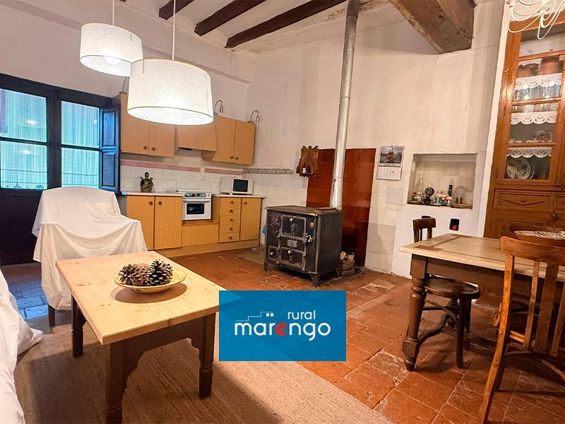 Cuina de Casa o xalet en venda en Mosqueruela amb Jardí privat, Terrassa i Traster