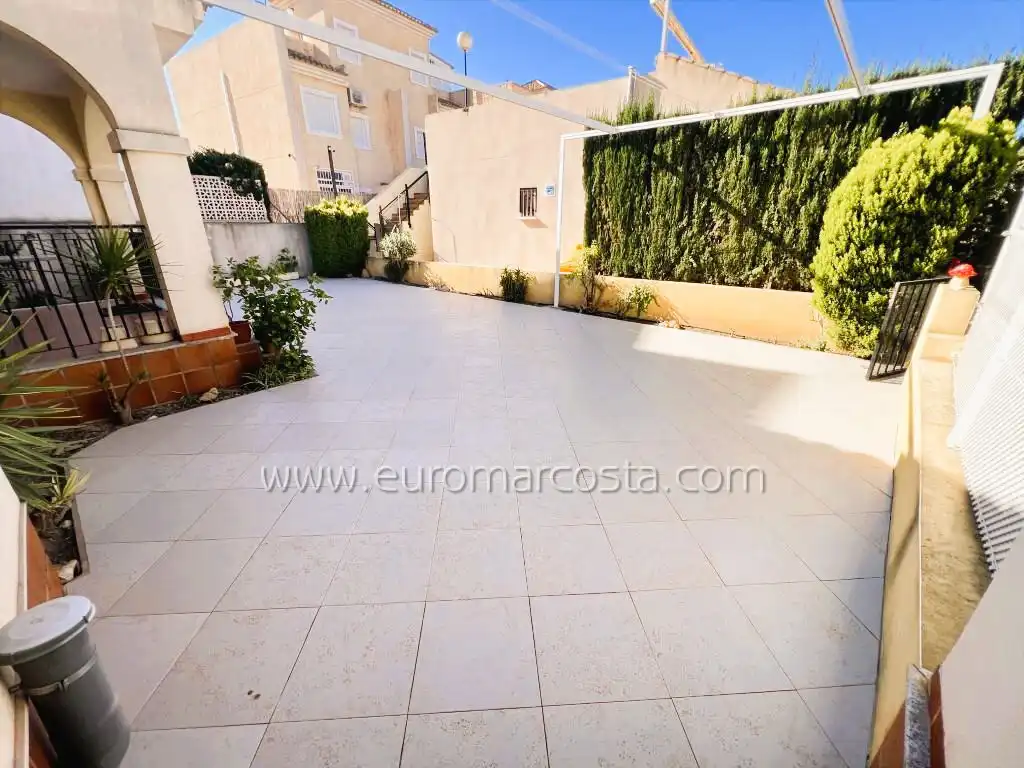 Casa pareada con piscina en venta en Carrer el Moll, imagen 5