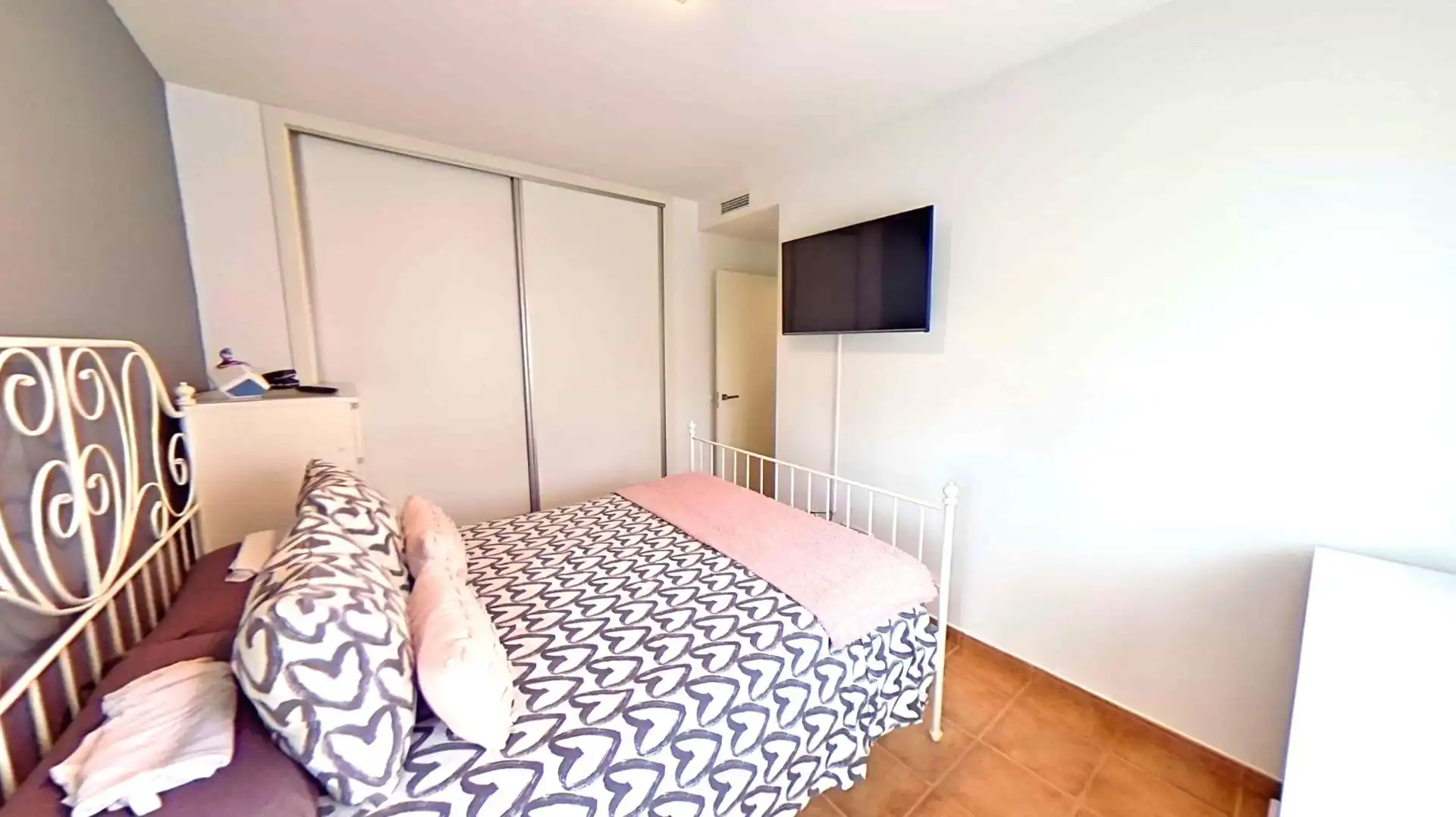 Bedroom of Flat for sale in Paracuellos de Jarama  with Air Conditioner, Terrace and Balcony