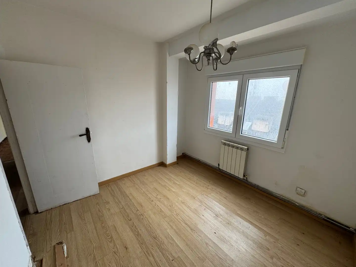 Habitación de Piso en venta en Gijón  con Calefacción, Terraza y Internet