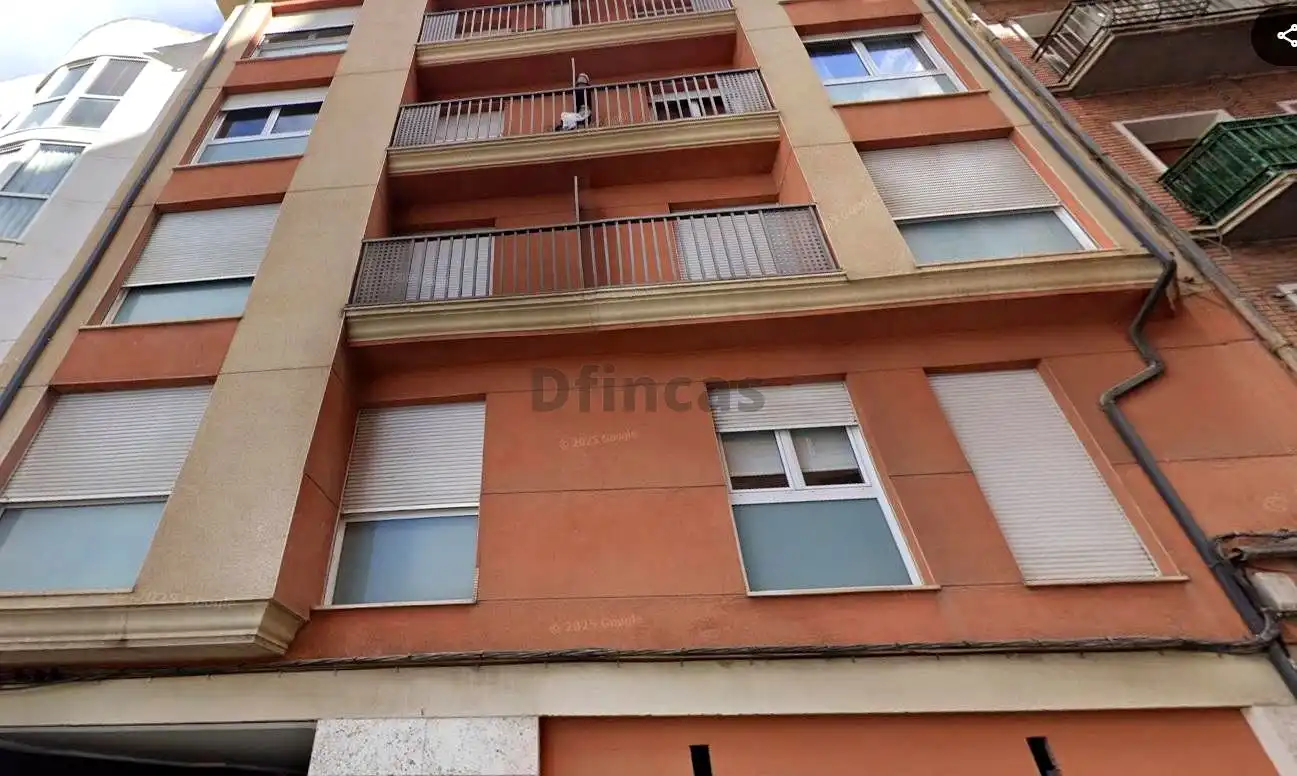 Vista exterior de Apartamento de alquiler en Teruel con Calefacción, Terraza y Trastero
