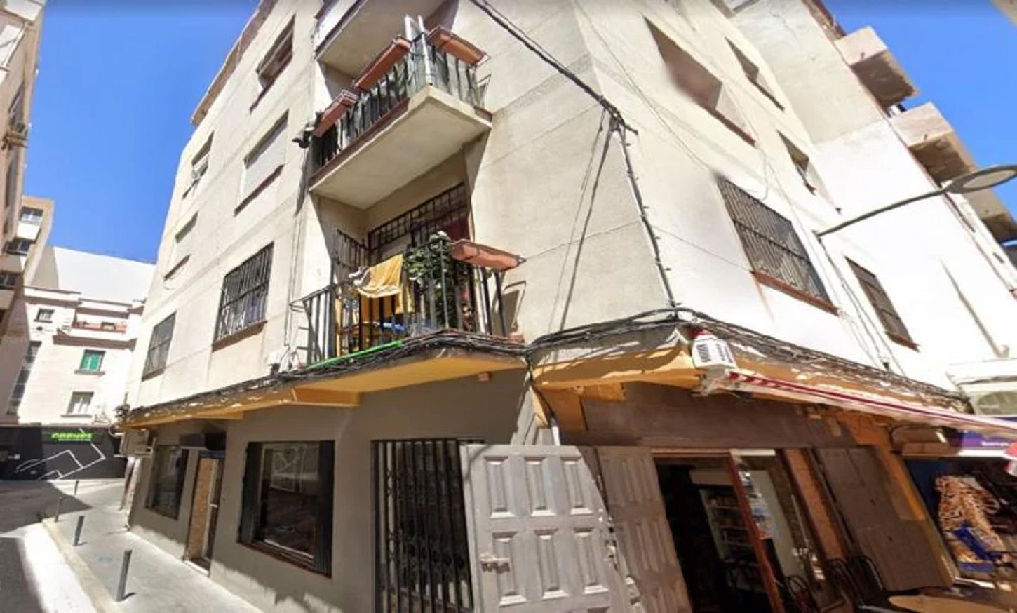 Exterior view of Flat for sale in Algeciras  with Heating