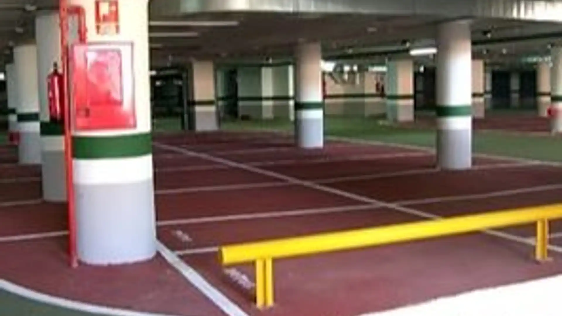 Parkplatz von Garage zum Verkauf in Algeciras