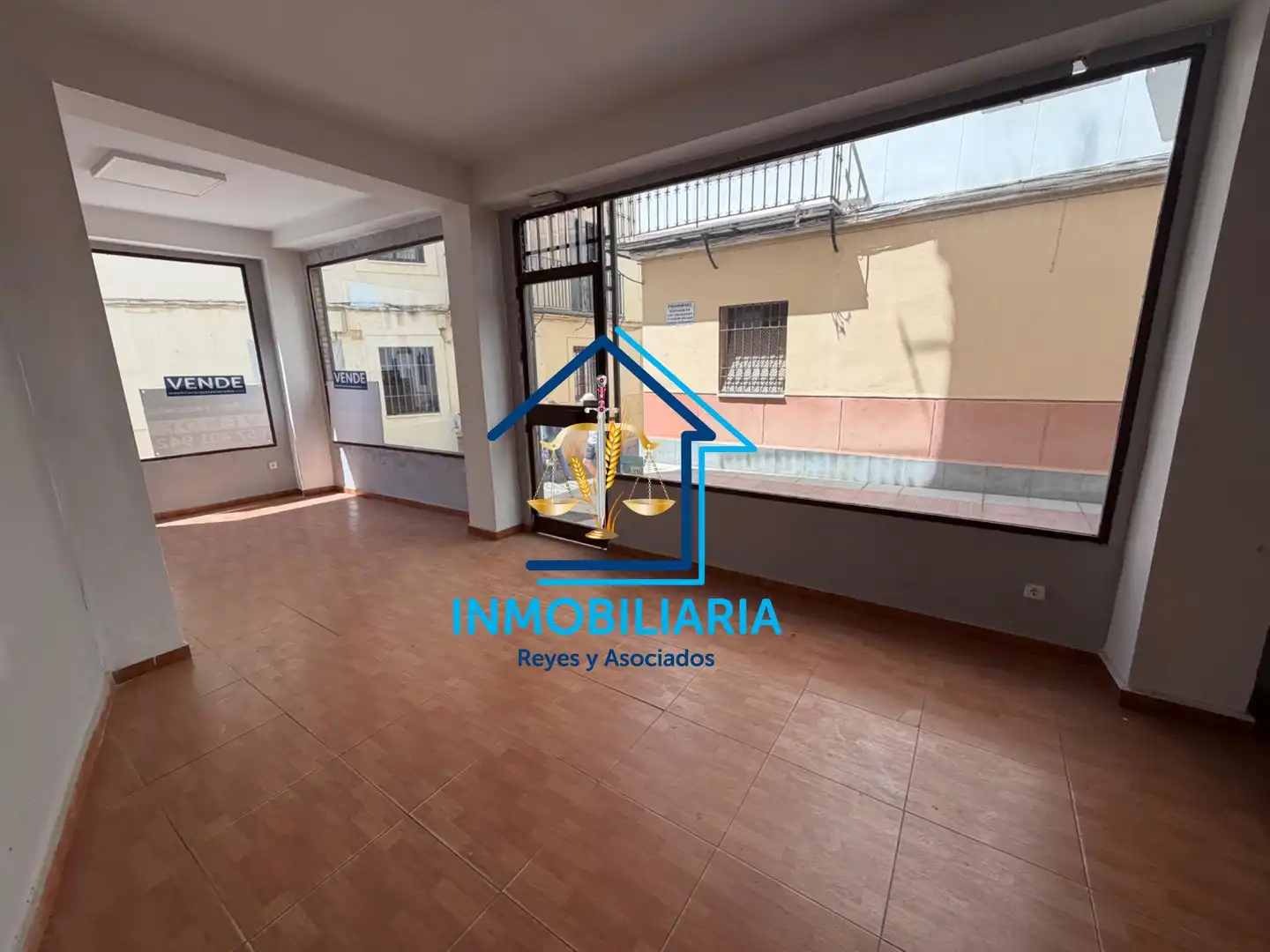 Vista exterior de Local en venta en Córdoba con Aire acondicionado