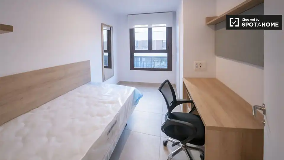 Bedroom of Flat for rent in Valencia  with Air Conditioner, Heating and Furnished