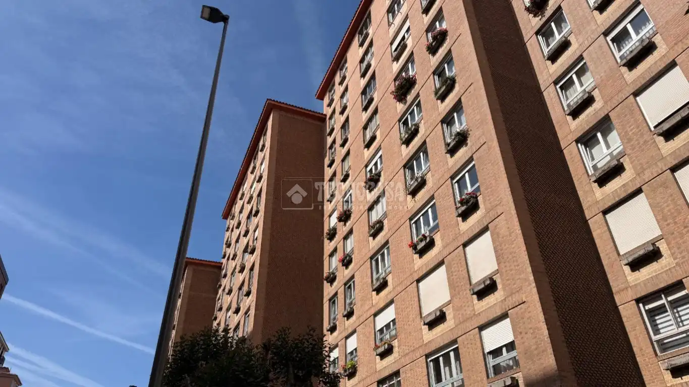 Vista exterior de Pis en venda en Gijón  amb Calefacció i Terrassa