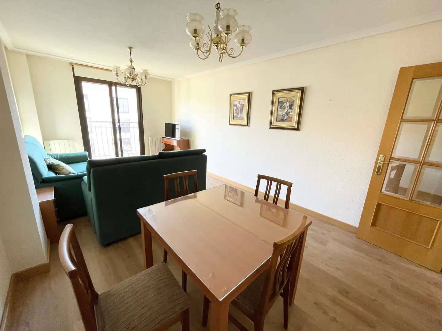 Dining room of Flat for rent in Salamanca  with Heating, Parquet flooring and Furnished