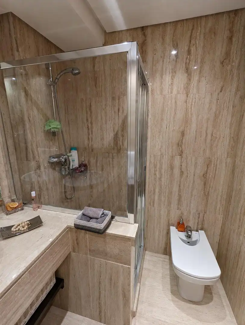 Bathroom of Apartments for rent in Sevilla  with Air Conditioner, Terrace and Furnished