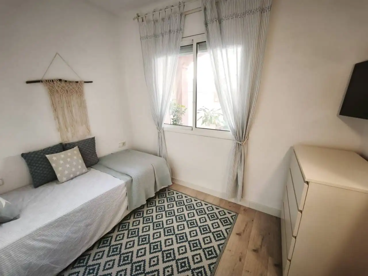 Habitación de Casa o chalet en venta en Santa Coloma de Gramenet con Aire acondicionado, Jardín privado y Parquet