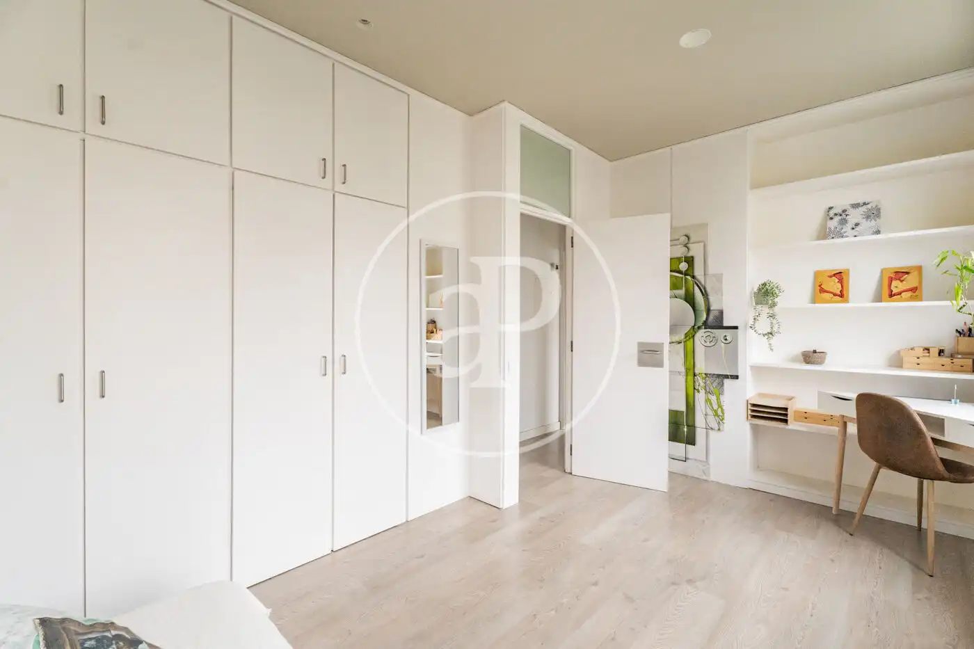 Flat for sale in Madrid  with Air Conditioner, Heating and Furnished
