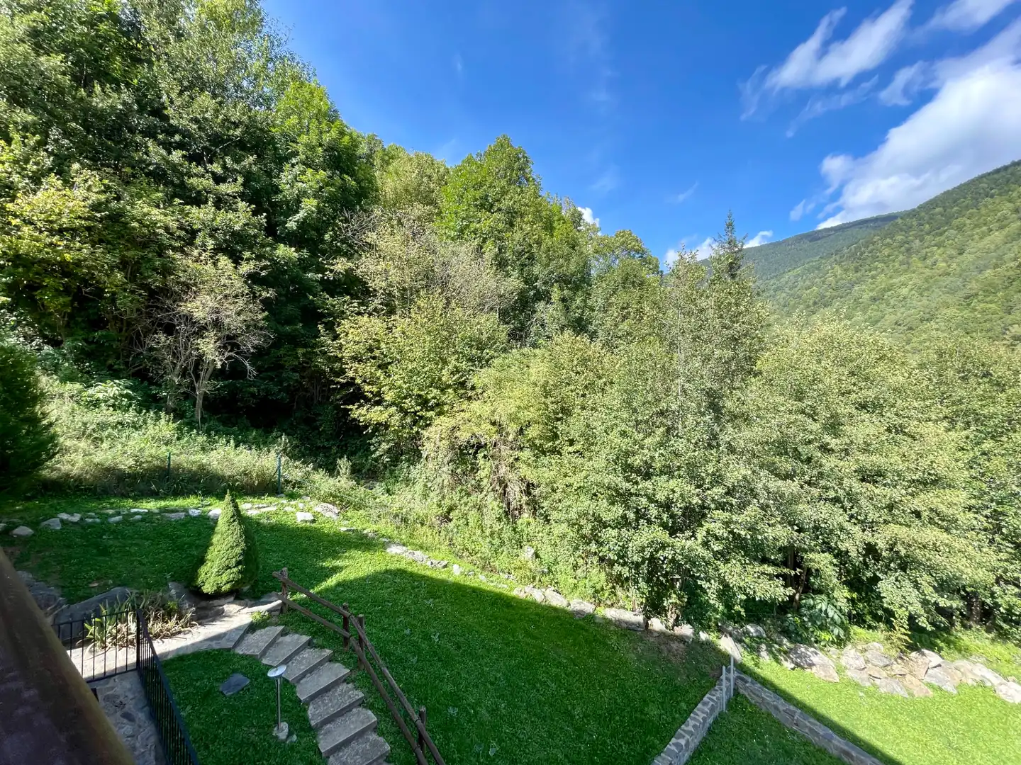 Garden of Duplexes for sale in Setcases  with Heating, Parquet flooring and Furnished