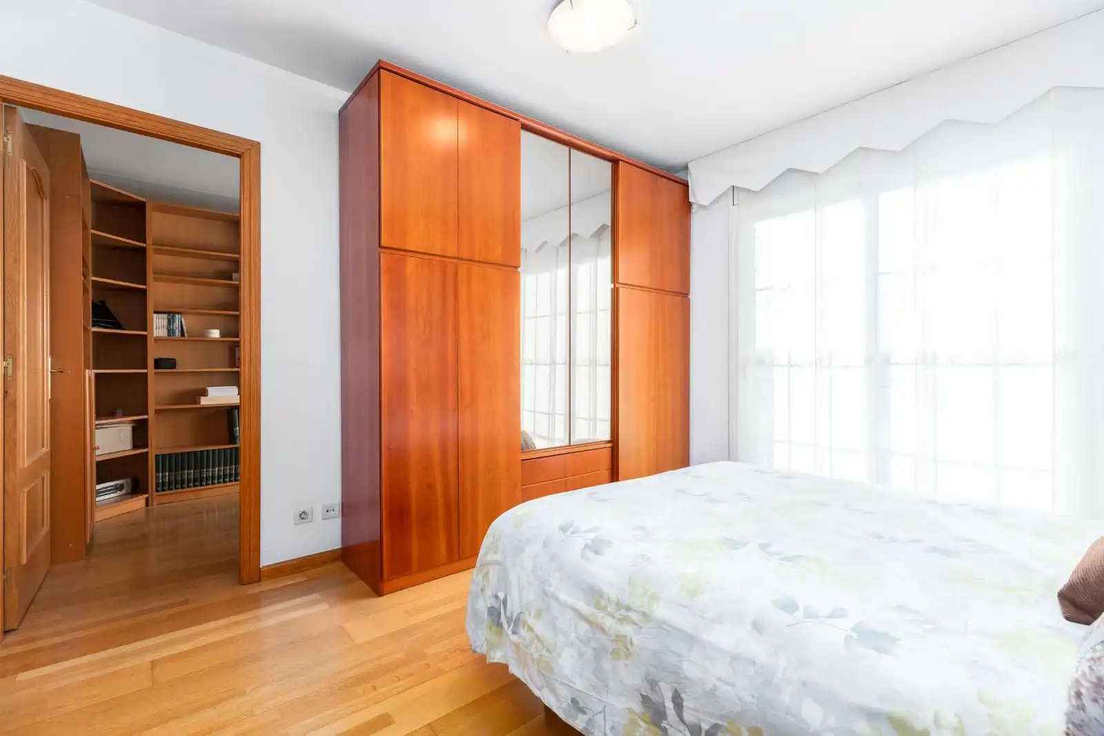 Habitación de Casa adosada en venta en Parets del Vallès con Aire acondicionado, Calefacción y Trastero