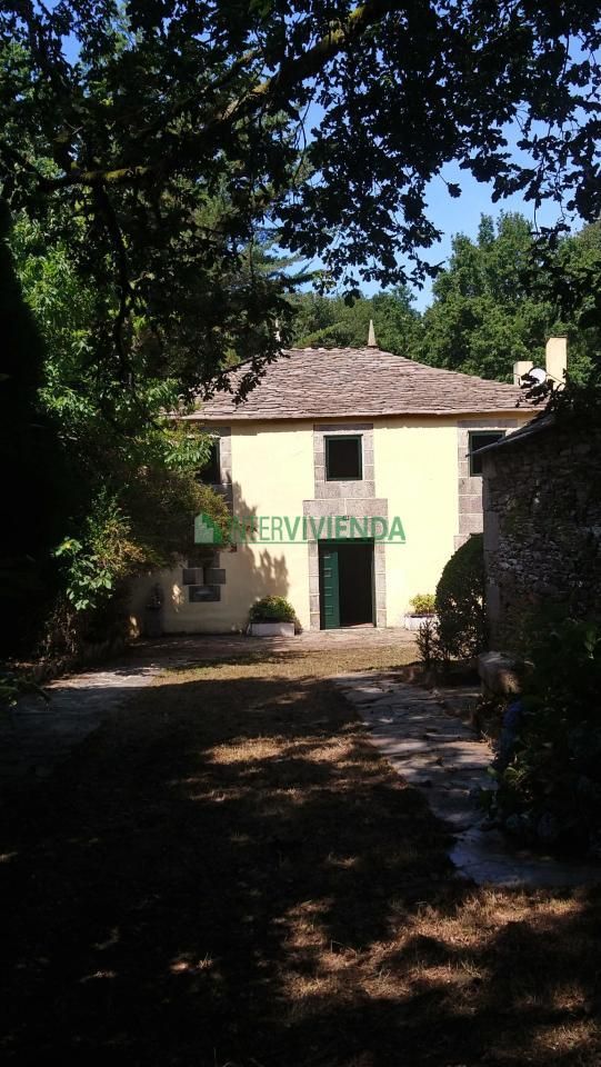 Vista exterior de Finca rústica en venta en Begonte con Calefacción y Jardín privado