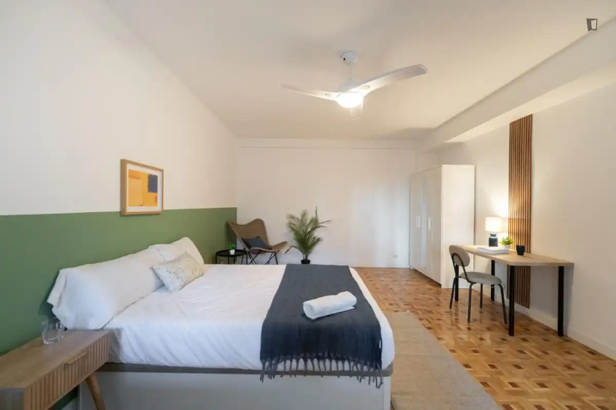 Bedroom of Apartments for share in Madrid  with Furnished, Oven and Washing machine