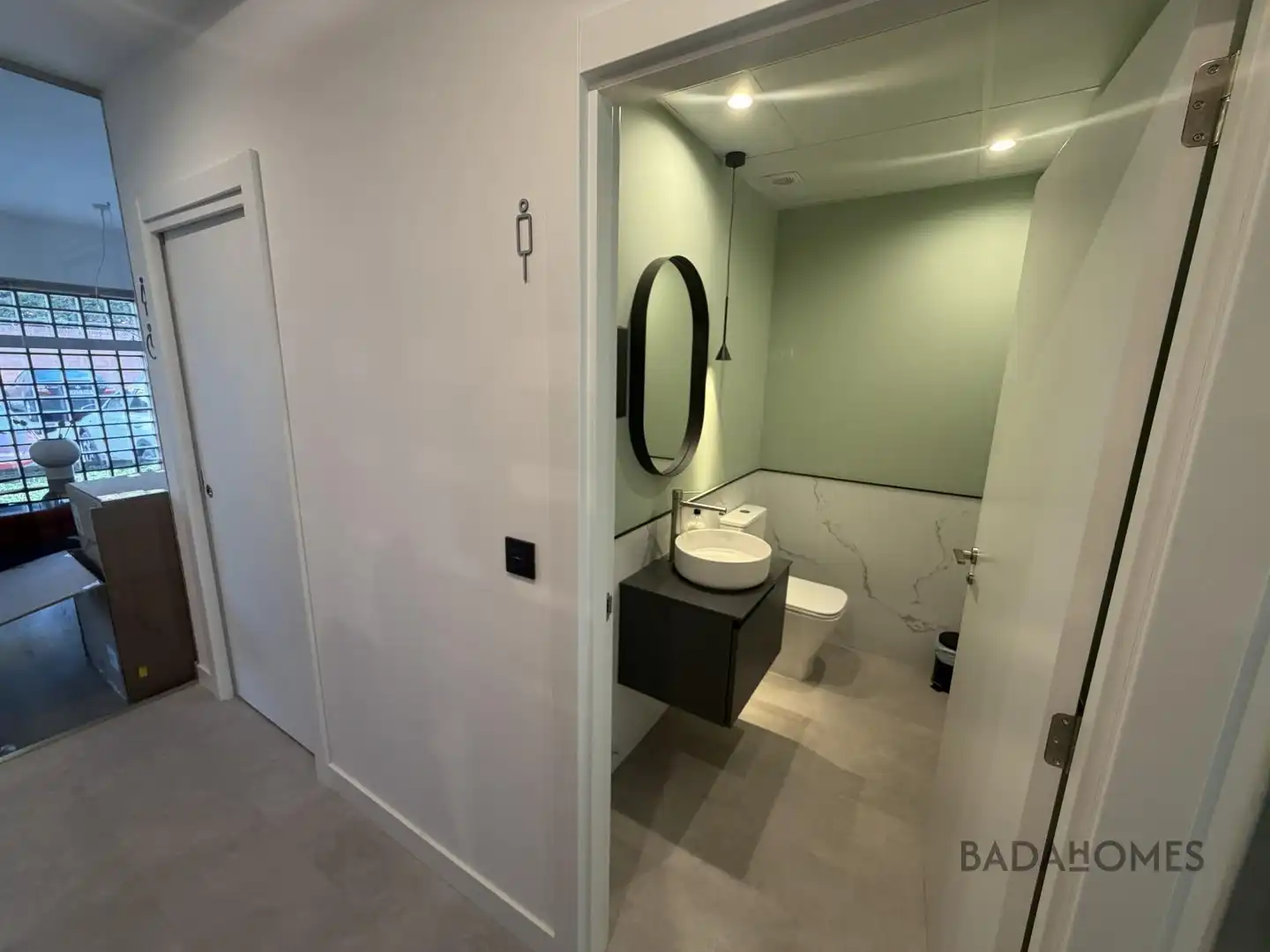 Badezimmer von Büro zur Miete in Badajoz mit Klimaanlage, Heizung und Möbliert