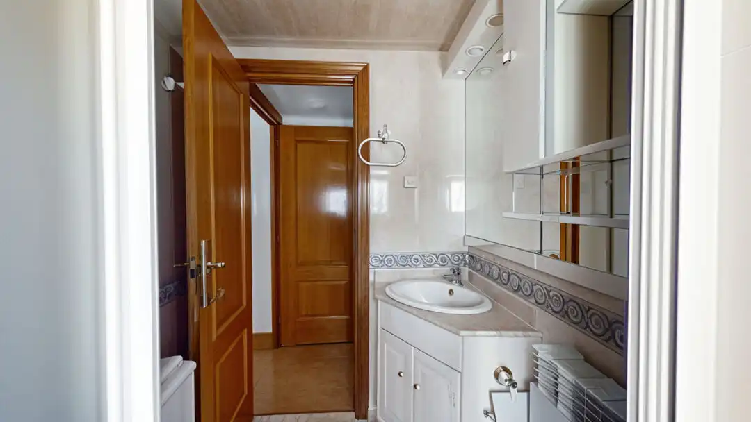 Badezimmer von Wohnung zum Verkauf in Madrid mit Heizung, Terrasse und Abstellraum