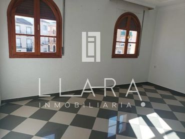Piso en venta en Plaza de la Barrera