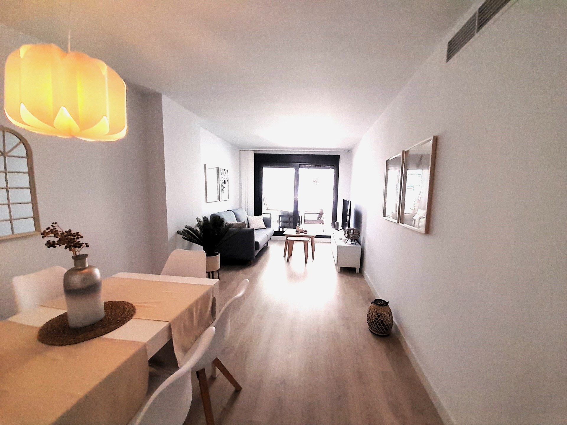 Sala d'estar de Pis en venda en Estepona amb Terrassa