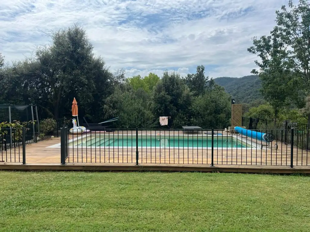 Piscina de Casa o chalet de alquiler en Sant Martí de Llémena con Aire acondicionado, Jardín privado y Trastero