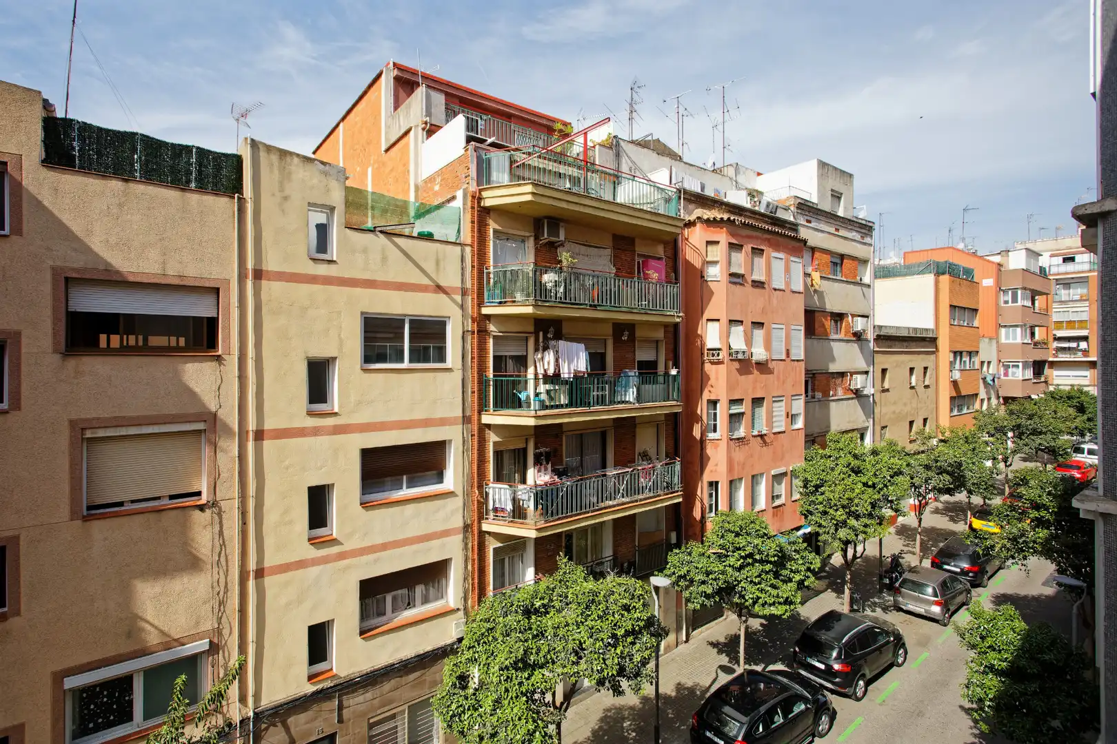 Exterior view of Flat for sale in L'Hospitalet de Llobregat